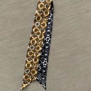 Reversible neck tie or hat scarf